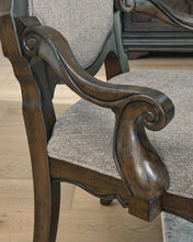 Load image into Gallery viewer, Maylee Dining Room Set
