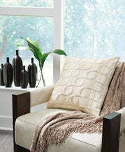 Load image into Gallery viewer, Kydner Pillow (Set of 4)
