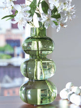 Load image into Gallery viewer, Renethorne Vase
