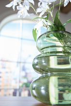 Load image into Gallery viewer, Renethorne Vase - 46 Furniture and Mattress Gallery
