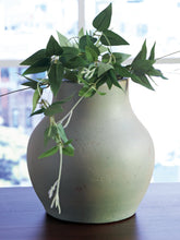 Load image into Gallery viewer, Baychester Vase - 46 Furniture and Mattress Gallery
