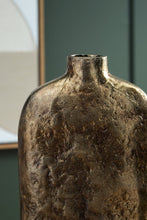 Load image into Gallery viewer, Wallmond Vase - 46 Furniture and Mattress Gallery
