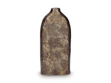 Load image into Gallery viewer, Wallmond Vase - 46 Furniture and Mattress Gallery
