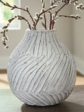 Load image into Gallery viewer, Shelvie Vase - 46 Furniture and Mattress Gallery
