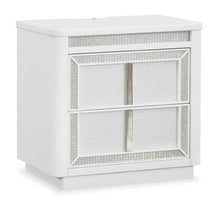 Load image into Gallery viewer, Chalanna Bedroom Set

