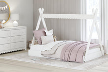 Load image into Gallery viewer, Hallityn Bed - 46 Furniture and Mattress Gallery
