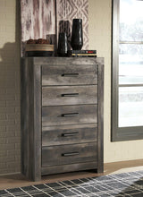 Load image into Gallery viewer, Wynnlow Chest of Drawers - 46 Furniture and Mattress Gallery
