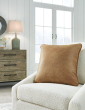 Load image into Gallery viewer, Cortnie Pillow (Set of 4) - 46 Furniture and Mattress Gallery
