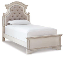 Load image into Gallery viewer, Realyn Bed - 46 Furniture and Mattress Gallery
