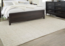Load image into Gallery viewer, Varahill Rug - 46 Furniture and Mattress Gallery
