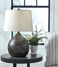 Load image into Gallery viewer, Maire Table Lamp - 46 Furniture and Mattress Gallery
