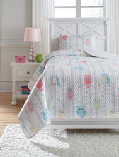 Load image into Gallery viewer, Letty Table Lamp - 46 Furniture and Mattress Gallery
