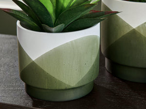 Ardenridge Planter (Set of 2) - 46 Furniture and Mattress Gallery