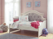 Load image into Gallery viewer, Realyn Bed - 46 Furniture and Mattress Gallery
