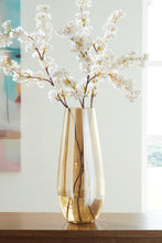 Load image into Gallery viewer, Rhettman Vase - 46 Furniture and Mattress Gallery
