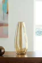 Load image into Gallery viewer, Rhettman Vase - 46 Furniture and Mattress Gallery
