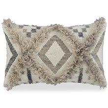 Load image into Gallery viewer, Liviah Pillow (Set of 4) - 46 Furniture and Mattress Gallery
