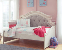 Load image into Gallery viewer, Realyn Bed - 46 Furniture and Mattress Gallery
