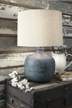 Load image into Gallery viewer, Malthace Table Lamp - 46 Furniture and Mattress Gallery
