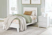 Load image into Gallery viewer, Hallityn Bed - 46 Furniture and Mattress Gallery
