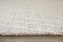Load image into Gallery viewer, Varahill Rug - 46 Furniture and Mattress Gallery
