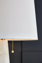 Load image into Gallery viewer, Laurellen Lamp Set - 46 Furniture and Mattress Gallery
