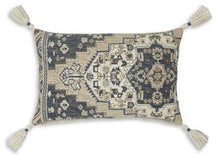 Load image into Gallery viewer, Winbury Pillow (Set of 4) - 46 Furniture and Mattress Gallery
