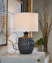 Load image into Gallery viewer, Ellisley Table Lamp - 46 Furniture and Mattress Gallery
