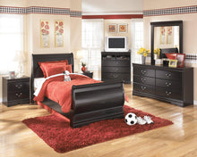 Load image into Gallery viewer, Huey Vineyard Dresser and Mirror - 46 Furniture and Mattress Gallery
