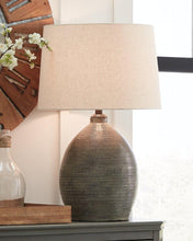 Load image into Gallery viewer, Joyelle Table Lamp - 46 Furniture and Mattress Gallery
