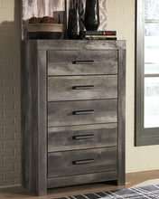 Load image into Gallery viewer, Wynnlow Chest of Drawers - 46 Furniture and Mattress Gallery
