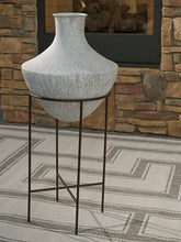 Load image into Gallery viewer, Estonbank Vase - 46 Furniture and Mattress Gallery
