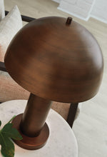 Load image into Gallery viewer, Wendfield Table Lamp - 46 Furniture and Mattress Gallery
