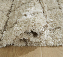 Load image into Gallery viewer, Wrenlow Rug - 46 Furniture and Mattress Gallery
