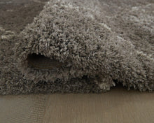Load image into Gallery viewer, Wrenlow Rug - 46 Furniture and Mattress Gallery
