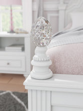 Load image into Gallery viewer, Kozlani Upholstered Bed
