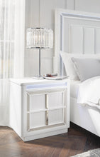 Load image into Gallery viewer, Chalanna Bedroom Set

