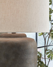 Load image into Gallery viewer, Zandophen Table Lamp
