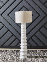 Load image into Gallery viewer, Veraleigh Floor Lamp - 46 Furniture and Mattress Gallery
