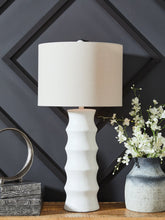 Load image into Gallery viewer, Veraleigh Table Lamp - 46 Furniture and Mattress Gallery
