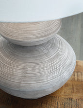 Load image into Gallery viewer, Brickdon Table Lamp - 46 Furniture and Mattress Gallery

