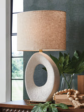 Load image into Gallery viewer, Trentlen Table Lamp - 46 Furniture and Mattress Gallery
