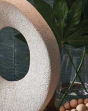 Load image into Gallery viewer, Trentlen Table Lamp - 46 Furniture and Mattress Gallery
