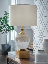 Load image into Gallery viewer, Tavisburg Table Lamp - 46 Furniture and Mattress Gallery
