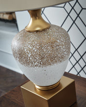 Load image into Gallery viewer, Tavisburg Table Lamp - 46 Furniture and Mattress Gallery
