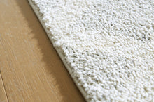 Load image into Gallery viewer, Unawick Medium Rug - 46 Furniture and Mattress Gallery

