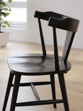 Load image into Gallery viewer, Gretlynn Dining Chair
