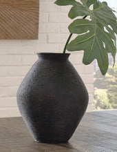 Load image into Gallery viewer, Hannela Vase
