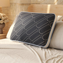 Load image into Gallery viewer, DreamCloudTM Luxe Pillow (Set of 4)
