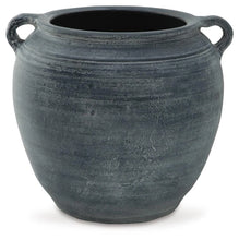 Load image into Gallery viewer, Meadie Vase

